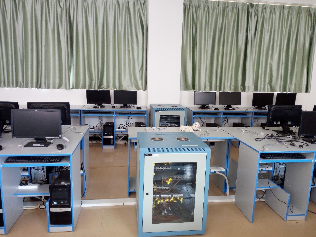 以实训室建设为支撑的经济信息咨询人才培养模式探究